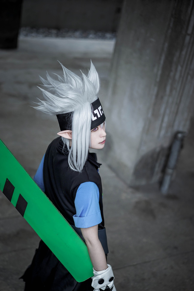 “半岛online(中国)”大爷系统训练爱犬踢球两年,笑称国足要向它学习(图2) 半岛平台网页版登录入口